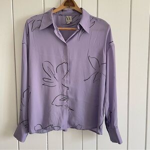 2/$29 Worthington Purple Floral Button Down Collared Shirt Women’s M Top